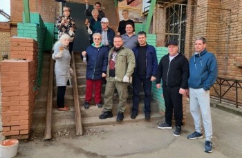 Весенний субботник объединил жителей района